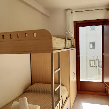 Large Floor With Communal Pool *