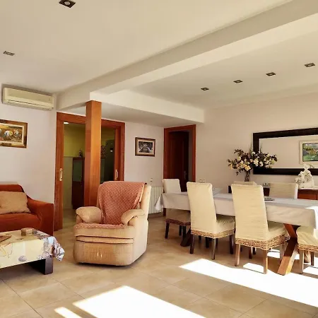 Large Floor With Communal Pool * Tossa de Mar